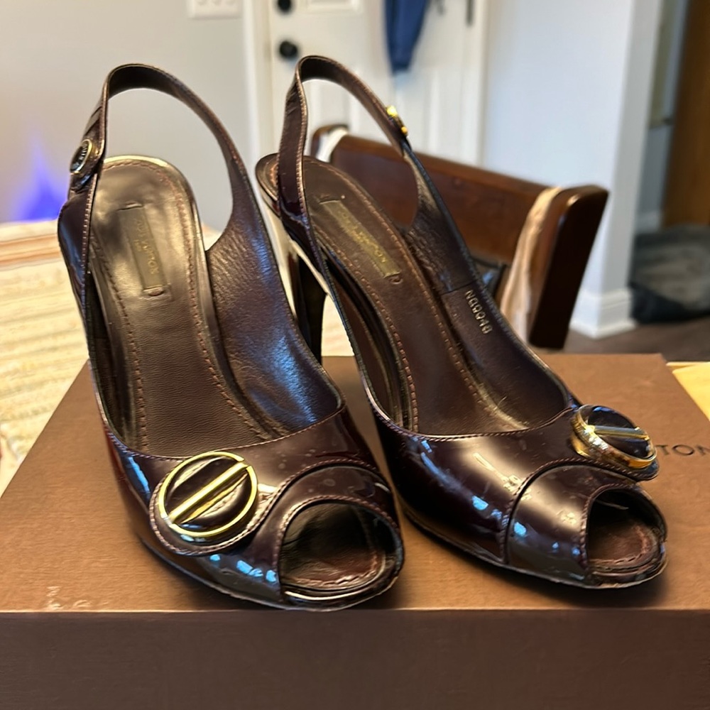 COPY - Size 8 Luis Vuitton